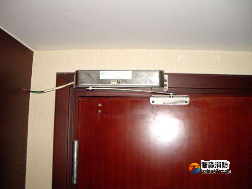 電動(dòng)閉門器、電磁釋放器維保檢查