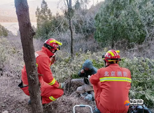 北京一男子酒后爬山，失聯(lián)一夜后獲救