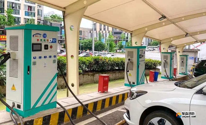 電動汽車充電樁與民用建筑之間的安全距離：為何重要？如何規(guī)范？